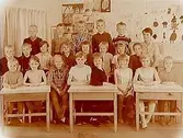 Lillåstrandskolan, klassrumsinteriör, klass 1H, sal 2.21 skolbarn och lärarinna fru Inger Gustavsson.