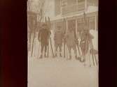 14/3 1916. Män med skidutrustning