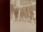 14/3 1916. Män med skidutrustning