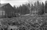 Gärdsta Tröskverksfabrik, Ullersäter.
Vid Gåsta (?) gård.