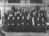 Gruppbild, Nykterhetsfolkets sjukkassa jubilerar i Rockhammars Missionshus år 1923. (Missionshuset invigdes år 1879)
På bilden finns både församlingsmedlemmar och sjukkassefolk,
Första raden från vänster: Klara Kåberg, Elida Jansson, Emma Wester, Alfrida Johansson, Anna Andersson, Berta Karlsson, Ida  Jansson och Gerda Jansson.
Andra raden från vänster: Gustaf Terén, Aime Paradis, Ester Södergren, David Leffler, Knut Södergren, Karl Pettersson, Fredrik Broström, Karl Karlsson och Verner Andersson.
Tredje raden från vänster: Ruben Håll med sonen Tore Håll, Lisa Fält, Karl Fagerlund, Gunnar Fält, Josua Elias Wester, Anders Andersson, Emil Andersson, Matilda Eriksson, Ebba Leffler, Hilda Broström och Johannes Bäckman.
Översta raden visar musikgruppen: Sven Jansson, Erik Jansson, Agnes Carlsson, Lilly Broström, Karin Svantesson, Inez Berglind,  Maud Berglind, Nanna Bäckmanoch Vivan Ekman. Högre upp Gustaf Kåberg och Knut Wallin.
