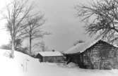 Den övergivna gammelgården.
Trösslingstorp.
Vinterbild.
Mars 1945.