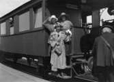 Tre kvinnor på tåget.
Dalarna