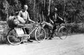 Två män med cyklar.
Sven Karlsson och Thure Elgåsen.