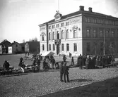 Nora, torget med stadshotellet.