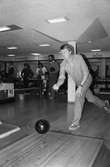 Bowlingens dag arrangeras i Kållereds bowlinghall, år 1984. 