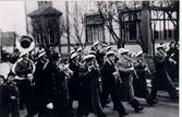 Mössebergs musikkår. Torstensonsgatan 1 maj omkring 1940.