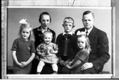 Pastor Einar Carlsson med familj.
