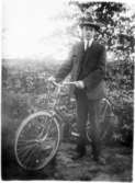 Alrik Johansson 17 år.
Första cykeln år 1927.