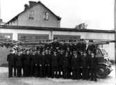 Brandmännen vid brandstationen vid Botvidgatan 1952.
