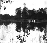 Gullåkra från Lidan. Stenen i ån kallas Sorgestenen, en mjölnardräng drunknade där en natt.