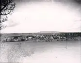 Utsikter från Mösseberg. Från Mössebergs krön, mot öster - Ålleberg.