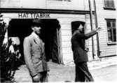 J.A. Forss Hattfabrik. 1942 besökte Prins Wilhelm Falköping och spelade in en dokumentärfilm om Forss Hattfabrik.
