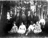 Ev. Gustav Floberg längst t.h., övriga uppgifter saknas.