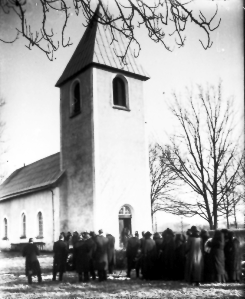 Torsten Fält, Begravning i Sörby kyrka, någon av bröderna Nyqvist på 1920-talet.