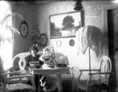 (uppgifter saknas) (ev. Salaholm: gåramålningen på väggen föreställer den gården)