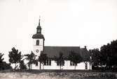 Hällestads kyrka, invigd 1901. I den ingår timmer från den gamla 1600-talskyrkan.