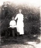 Systrarna Sigrid Hellberg (gift Båge) och Berta Hellberg (gift Olsson).