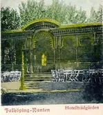 Hotellträdgården. (färglagd bild)