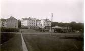 Stora Hotellet, Poststationen och bensinmacken. Området öster om hotellet år 1931.