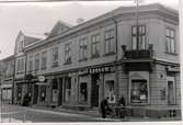 Kv. Guldsmeden. Storgatan 18. Per Lars tomt. Revs 1957. Den 