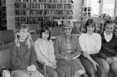 Författarinnan Maj Bylock besöker Kållereds bibliotek, år 1984. 