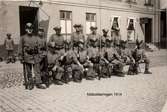 Gruppbild på soldater vid mobiliseringen 1914.