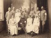 Världskriget 1914-18, Invalidtransporterna, chefsläkare dr. Wickström med tågpersonal, 13889.