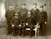 Stående: E.V. Quick, K.F. Vilsson, J. Hjalmar, C.J. Ekström. Sittande: C. Holmqvist, Ax. Nyström.