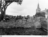 Södra tvärskeppets östra mur från öster.