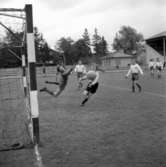 Fotbollsmatch, Forward - Vara 2 - 2.
16 augusti 1955