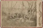 Kabinettskort - kvinnor, män, barn och hund på picknick, sannolikt Tierp, Uppland