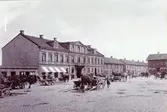 Stora torget. Omkring 1890. De gamla basarbodarna synes till vänster.