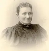 Helga Warenberg.
