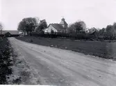 Junkragården och kyrkan. Boplatsundersökning 27/8 1935.