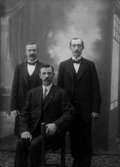 Ateljébild, tre män, 1912.