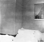 Kättilstorp 8 Januari 1968 före VA-arbeten. Sven Wallins husvägg.