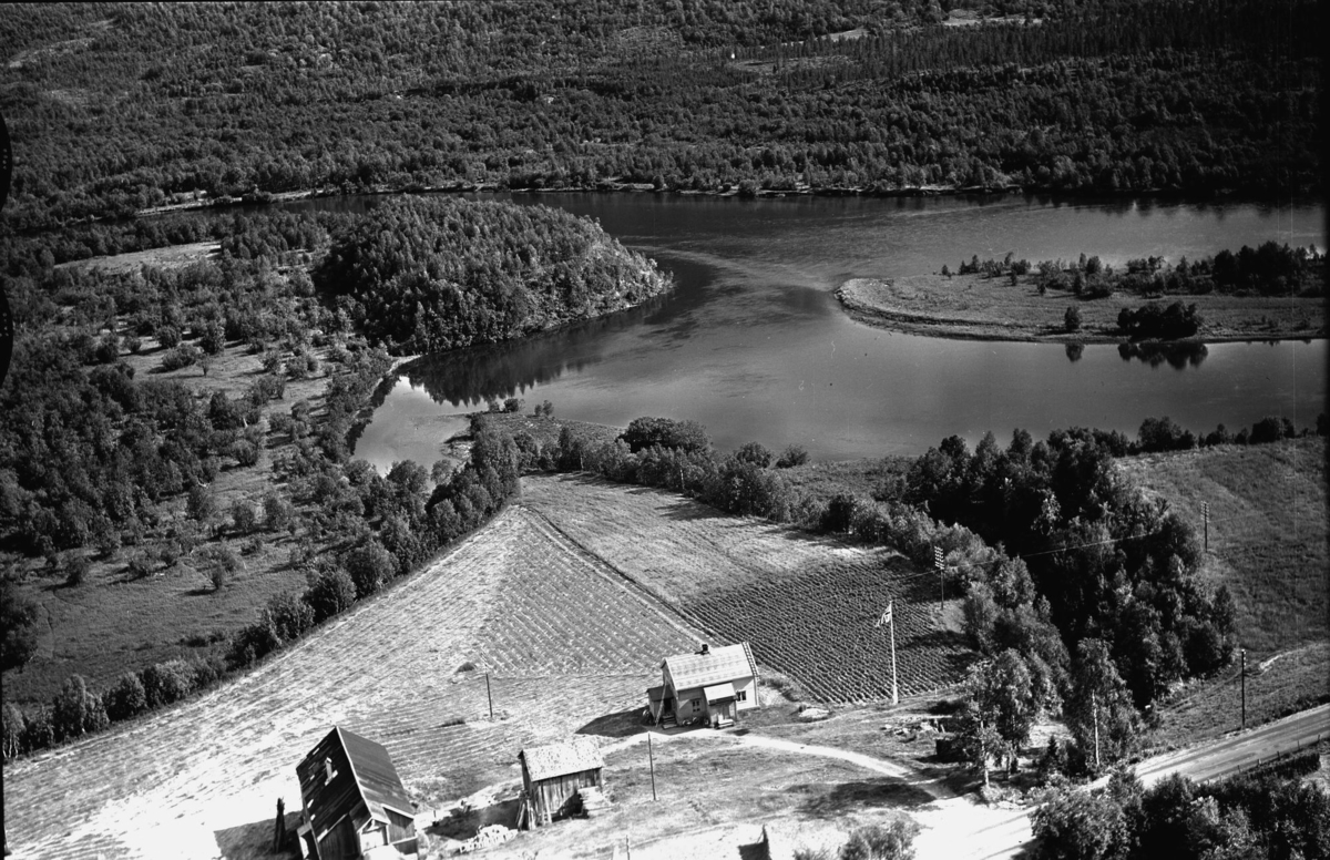 Flyfoto: Jevninggårdene, Kildal i Bardu 1959 (Foto/Photo)