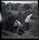 Arkeologiska utgrävningar sydost om Borgs kyrka vid Borgholms slottsruin. Det konstaterades tre medeltida bebyggelsenivåer från 1100-talet till 1300-talets slut.

Källa: Grävda minnen – Från Skedemosse till Sandby borg. Redaktör Kjell-Håkan Arnell & Ludvig Papmehl-Dufay, text av Stibéus.