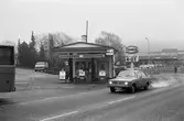 Bensinstationen Texaco i korsningen Gamla Riksvägen-Streteredsvägen i Kållered, år 1984.

För mer information om bilden se under tilläggsinformation.