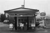 Bensinstationen Texaco i korsningen Gamla Riksvägen-Streteredsvägen i Kållered, år 1984.

För mer information om bilden se under tilläggsinformation.