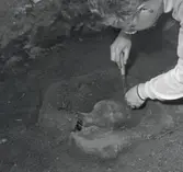 Kanna av brons, funnen i ett röse i Klinta.