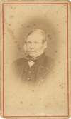 Wickstrand, Olof
Sjökapten, Revsudden.

Flyttade 1864 från Hammarglo i Mönsterås till Revsuden, där han blev gästgivare. Samme man som 1852 förde kuttern John för M. Roosval?