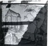 Väggmålningar i trappan till ett 1947 rivet hus vid Södra Långgatan. Grått i grått, på papper klistrat på virket. Överförda till museet.