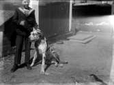 Pojke med hund 1926.