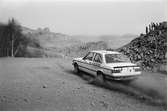 Rallytävlingen Bilexa-knixen körs på stenbrottet Sabemas område, år 1984.

För mer information om bilden se under tilläggsinformation.