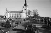 Annestorpsdalens scoutkår tågar från Lindome centrum till Lindome kyrka den 23 april 1984.

För mer information om bilden se under tilläggsinformation.