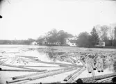 Flottningstimmer vid gamla herrgården i Forsmark, Uppland