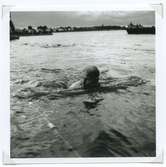En av deltagarna under SM i simning, som 1946 hölls vid Långviksbadet i Kalmar.