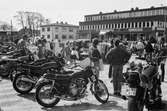 Kållereds Motorklubb visar upp motorcyklar i Kållereds centrum, år 1984.

För mer information om bilden se under tilläggsinformation.